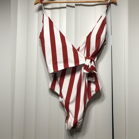 cupshe tie bathing suit (new!!) - Picture 1 of 4